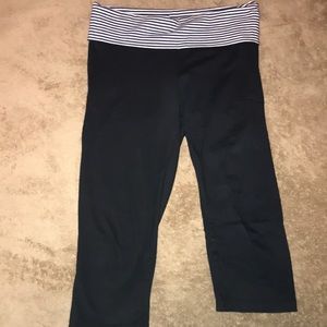 aerie crop yoga capris size M